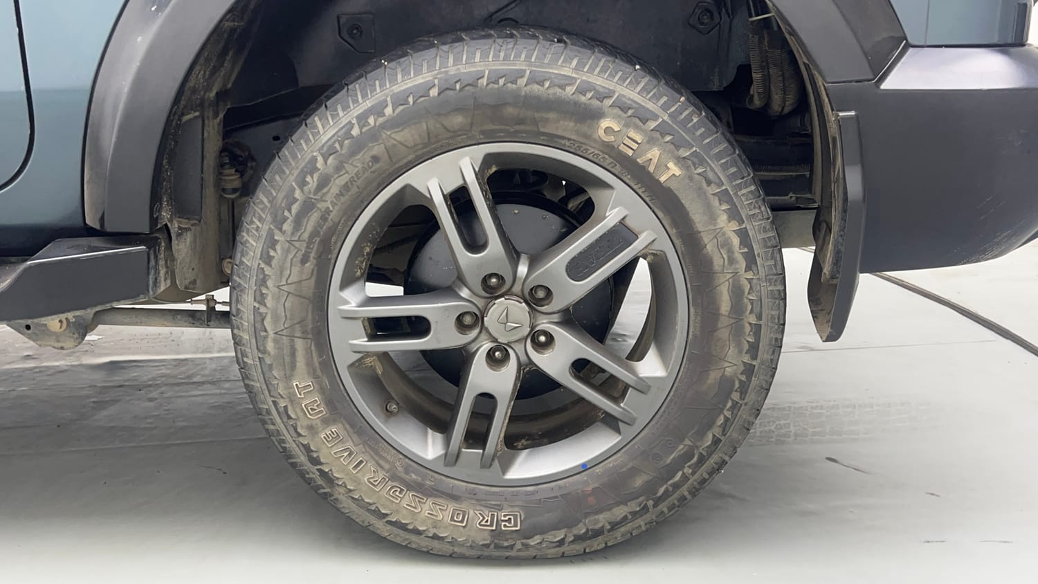 Used 2023 mahindra Thar LX Hard Top Diesel AT 4WD Diesel Automatic tyres LEFT REAR TYRE RIM VIEW