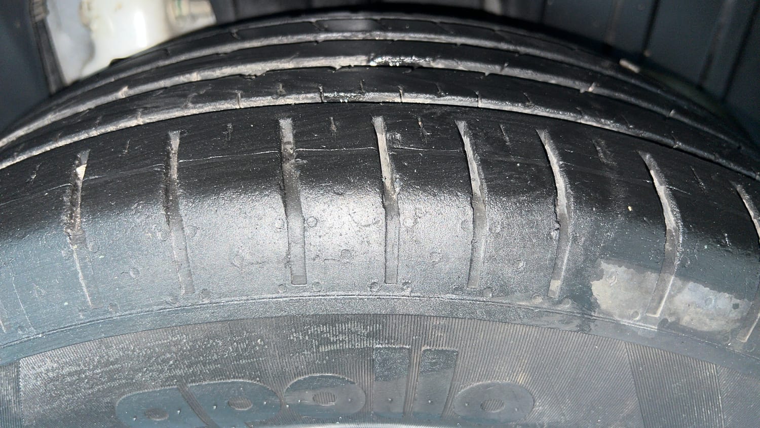 Used 2023 Mahindra XUV 300 W6 1.2 Petrol Petrol Manual tyres LEFT REAR TYRE TREAD VIEW