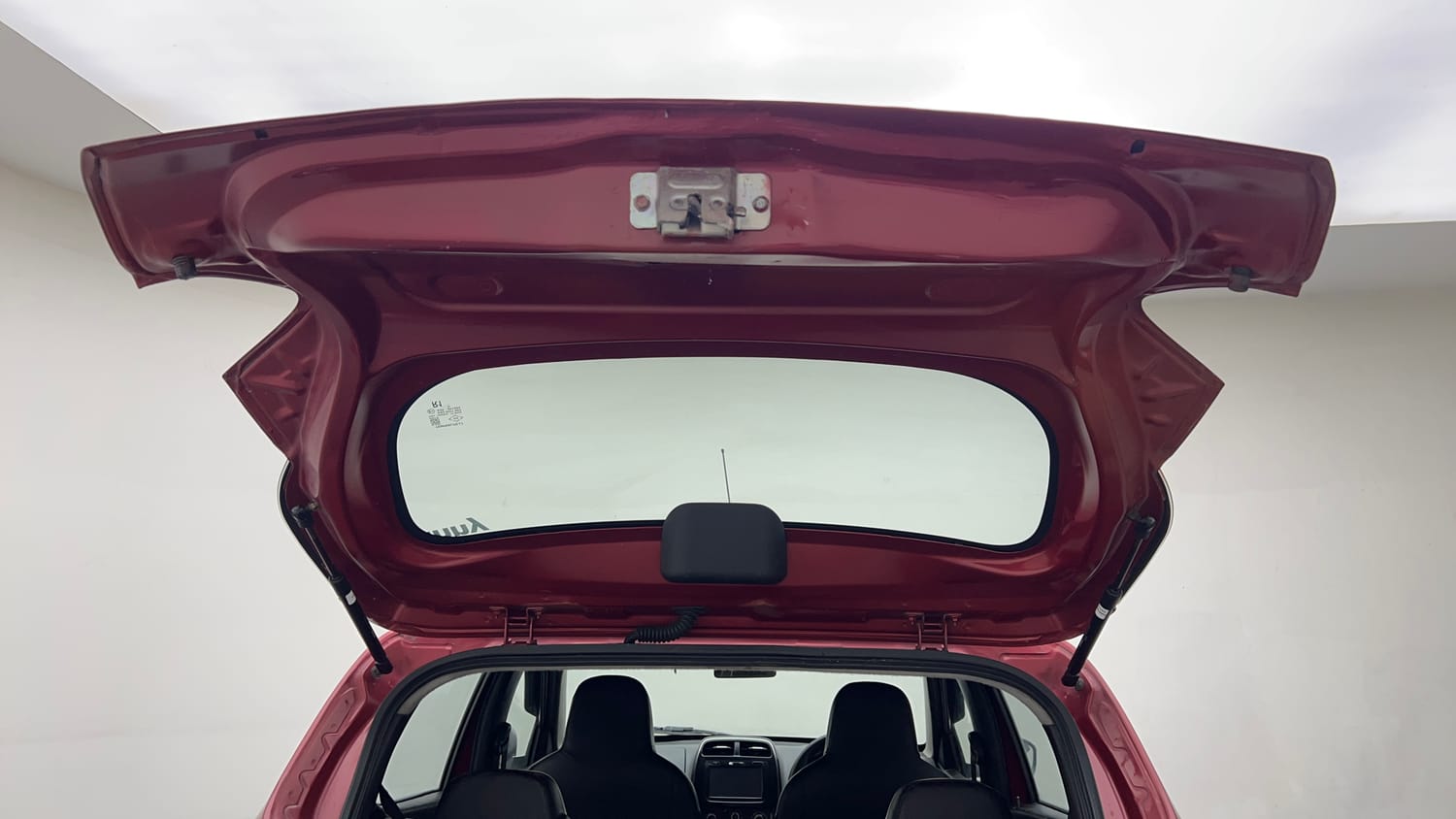 Used 2018 Renault Kwid 1.0 RXT Petrol Manual interior DICKY DOOR OPEN VIEW
