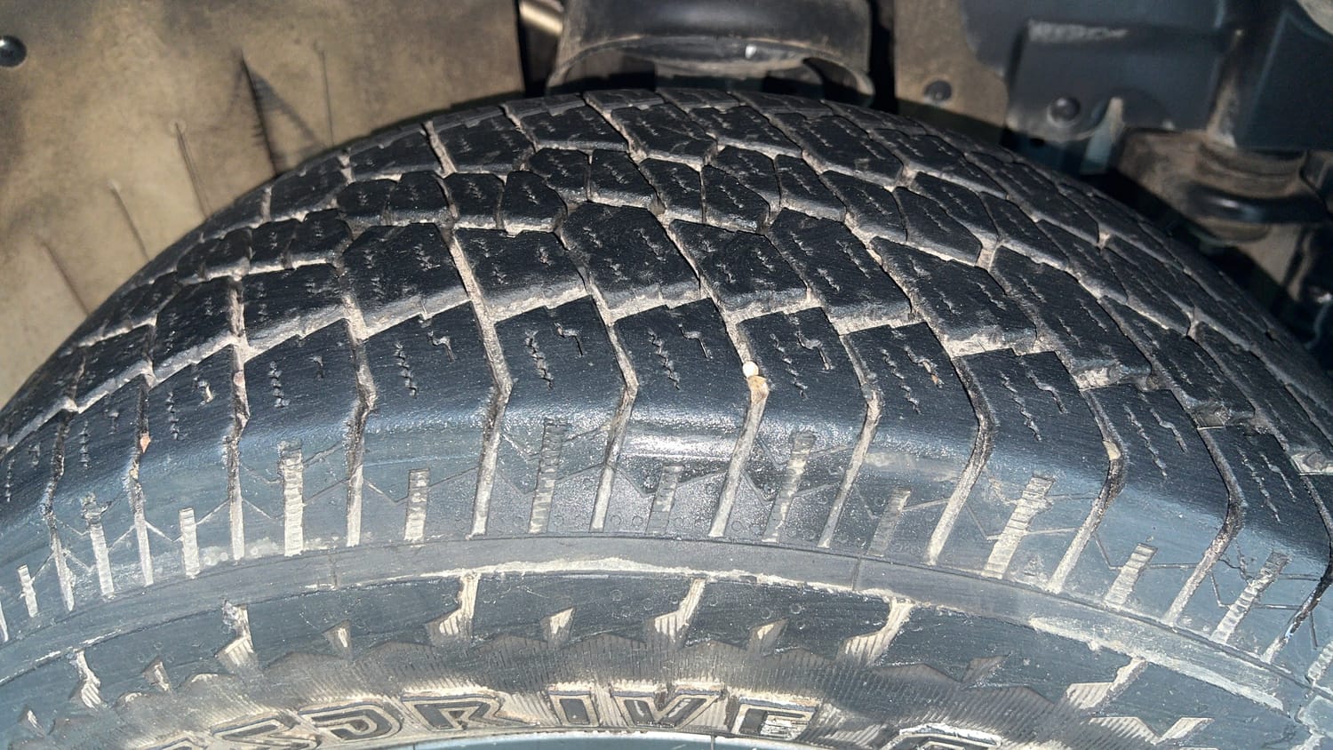 Used 2023 mahindra Thar LX Hard Top Diesel AT 4WD Diesel Automatic tyres RIGHT FRONT TYRE TREAD VIEW
