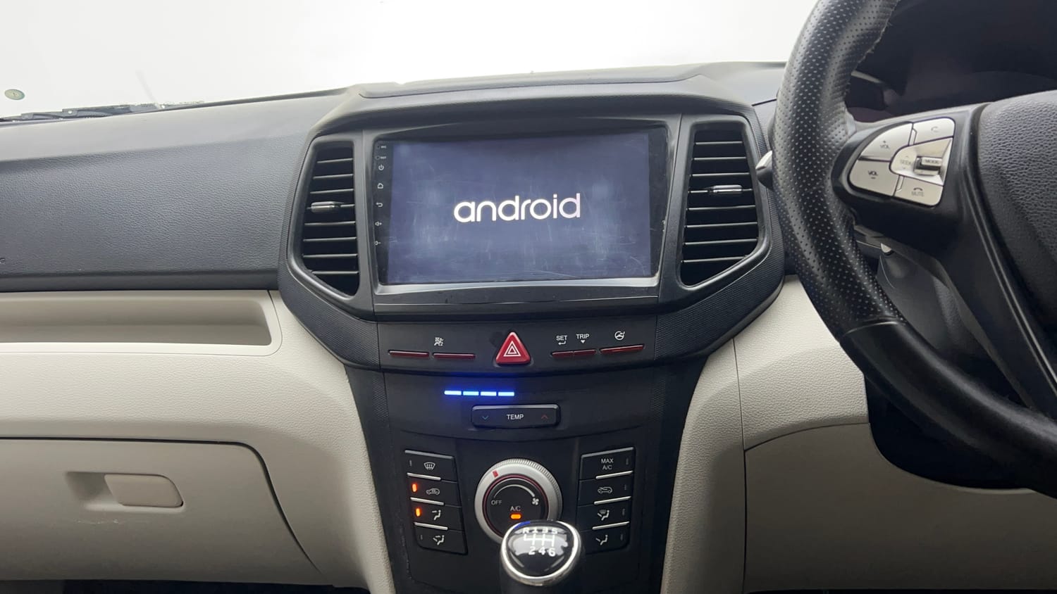 Used 2023 Mahindra XUV 300 W6 1.2 Petrol Petrol Manual interior MUSIC SYSTEM & AC CONTROL VIEW