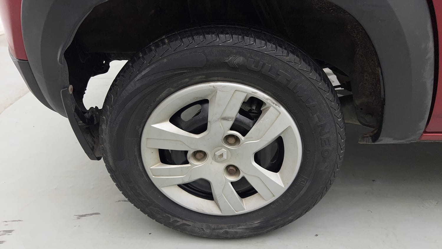 Used 2018 Renault Kwid 1.0 RXT Petrol Manual tyres RIGHT REAR TYRE RIM VIEW