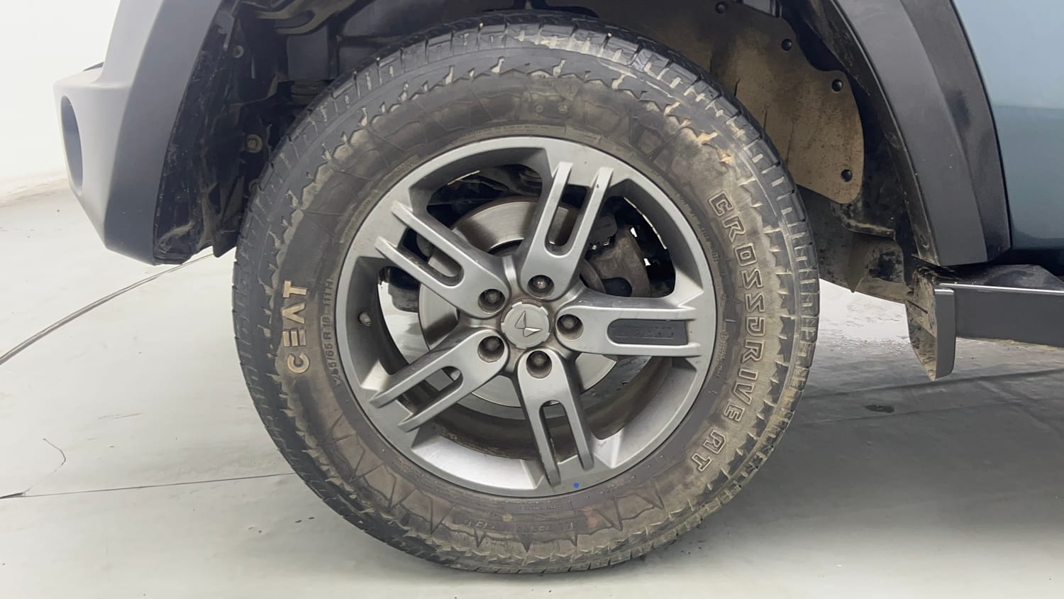 Used 2023 mahindra Thar LX Hard Top Diesel AT 4WD Diesel Automatic tyres LEFT FRONT TYRE RIM VIEW
