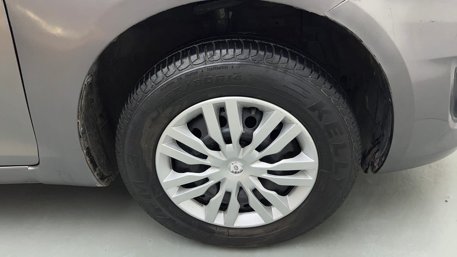 Used 2014 Maruti Suzuki Swift Dzire VXI Petrol Manual tyres RIGHT FRONT TYRE RIM VIEW