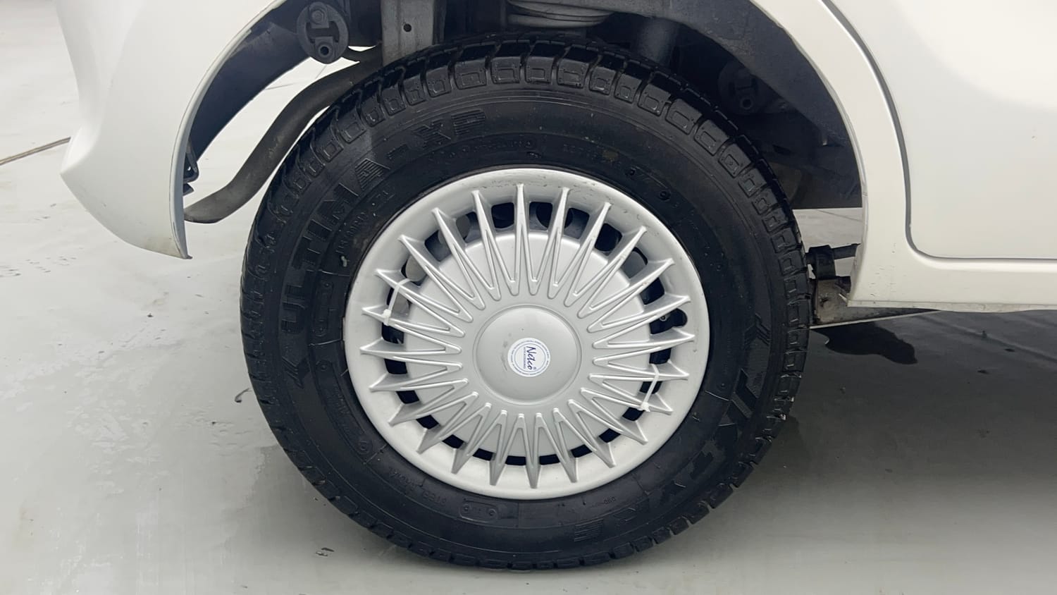 Used 2016 Maruti Suzuki Alto 800 LXi Petrol Manual tyres RIGHT REAR TYRE RIM VIEW