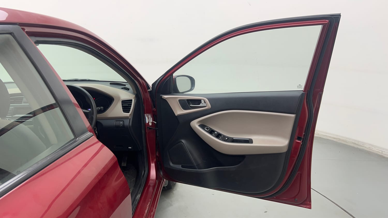 Used 2018 Hyundai Elite i20 Magna Executive 1.2 Petrol Manual interior RIGHT FRONT DOOR OPEN VIEW