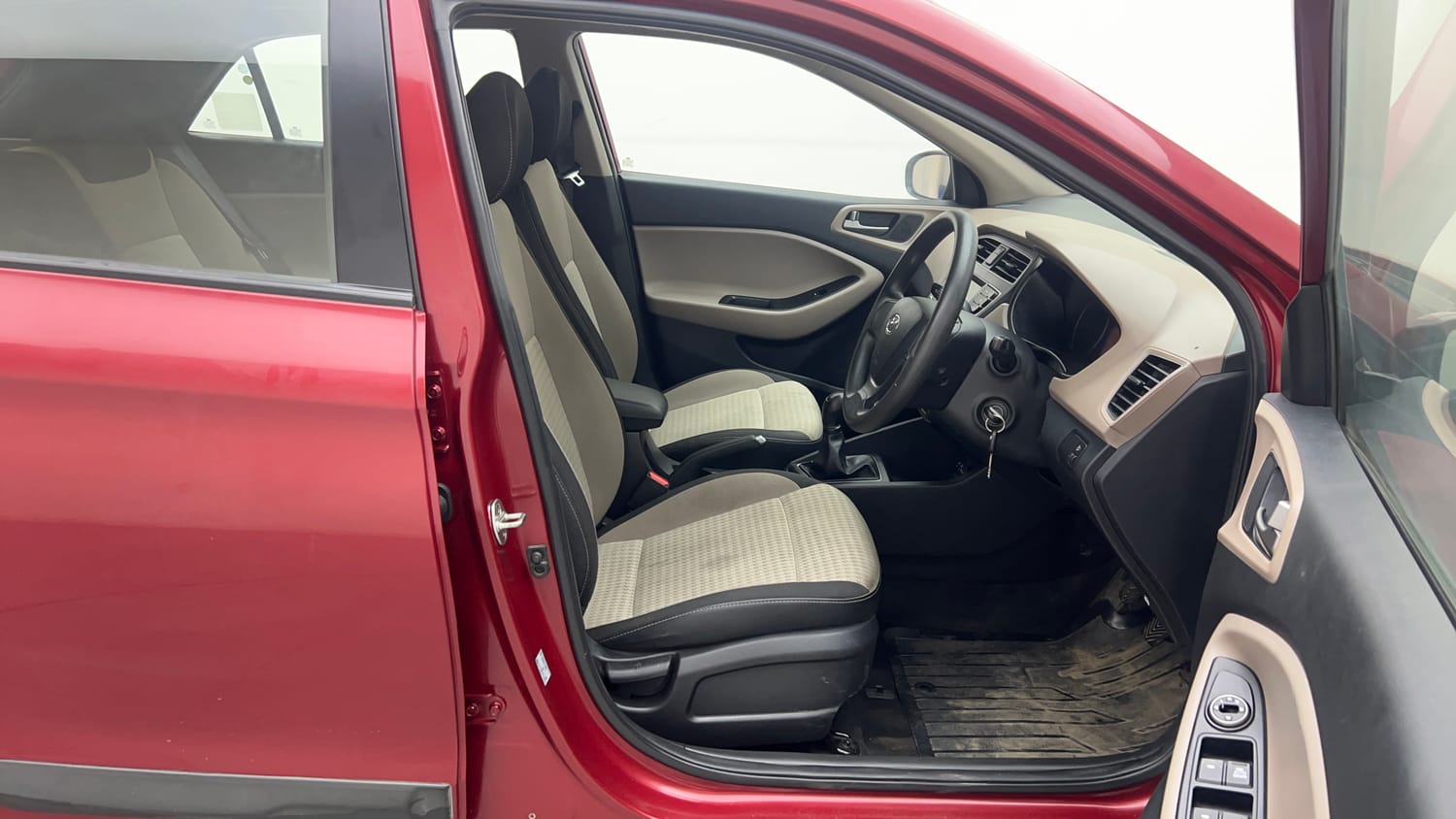 Used 2018 Hyundai Elite i20 Magna Executive 1.2 Petrol Manual interior RIGHT SIDE FRONT DOOR CABIN VIEW