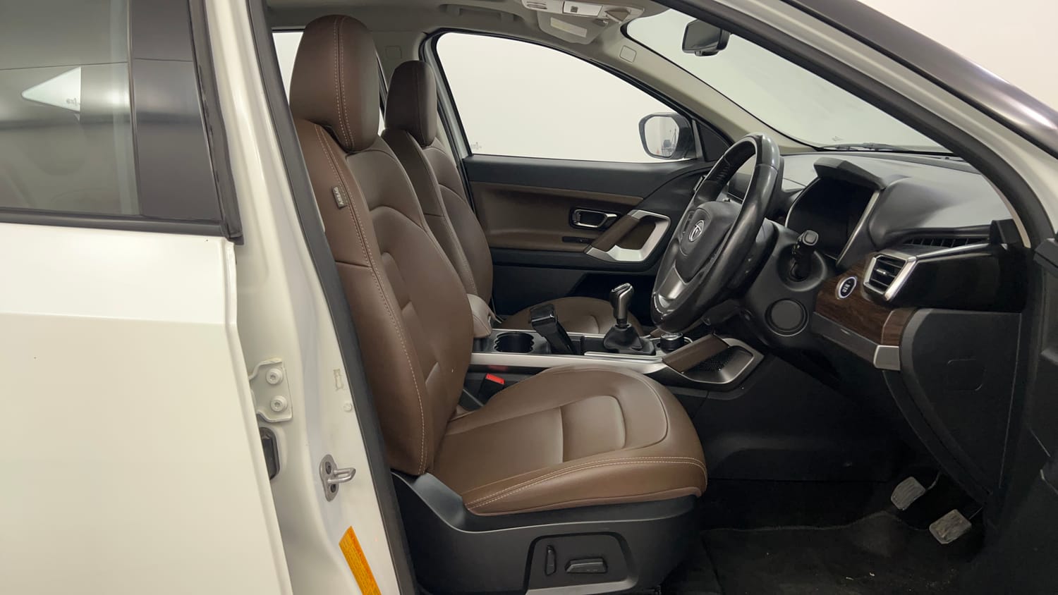 Used 2022 Tata Harrier XZ Plus Diesel Manual interior RIGHT SIDE FRONT DOOR CABIN VIEW