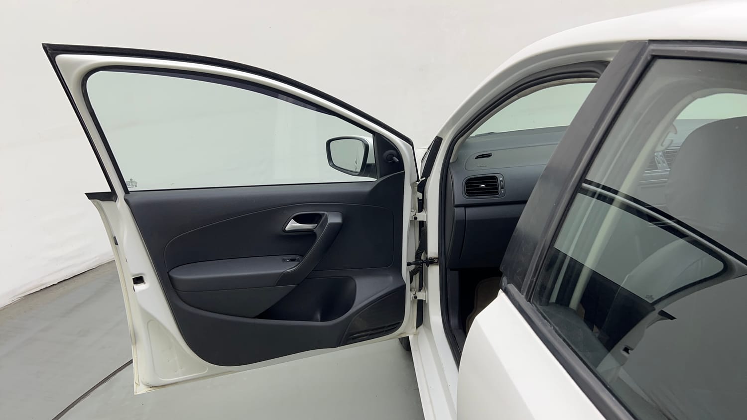 2015 Volkswagen Polo Trendline 1.2L (P)-21
