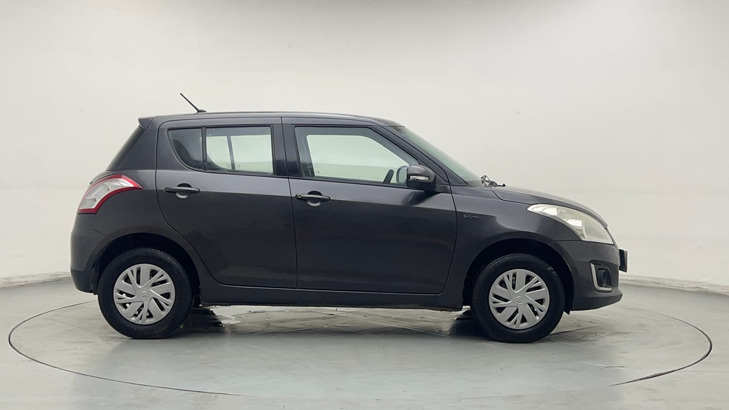 Used 2016 Maruti Suzuki Swift VXi Petrol Manual exterior RIGHT SIDE VIEW