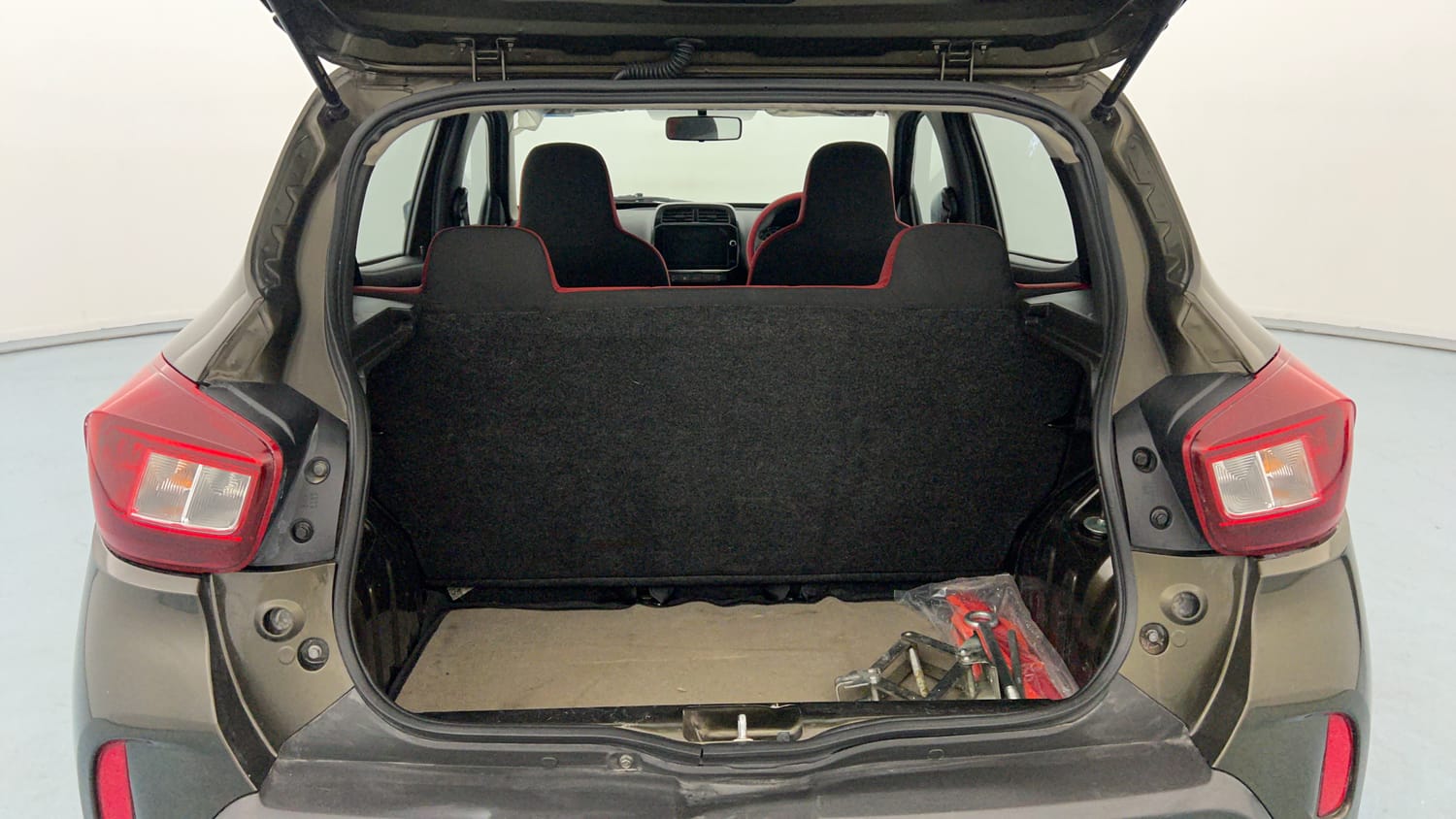 Used 2024 Renault Kwid RXT 1.0 Petrol Manual interior DICKY INSIDE VIEW