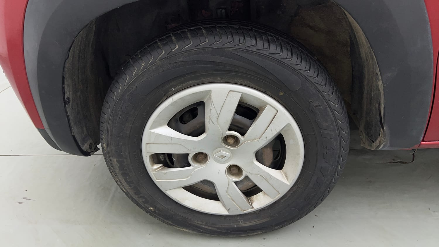 Used 2018 Renault Kwid 1.0 RXT Petrol Manual tyres LEFT FRONT TYRE RIM VIEW