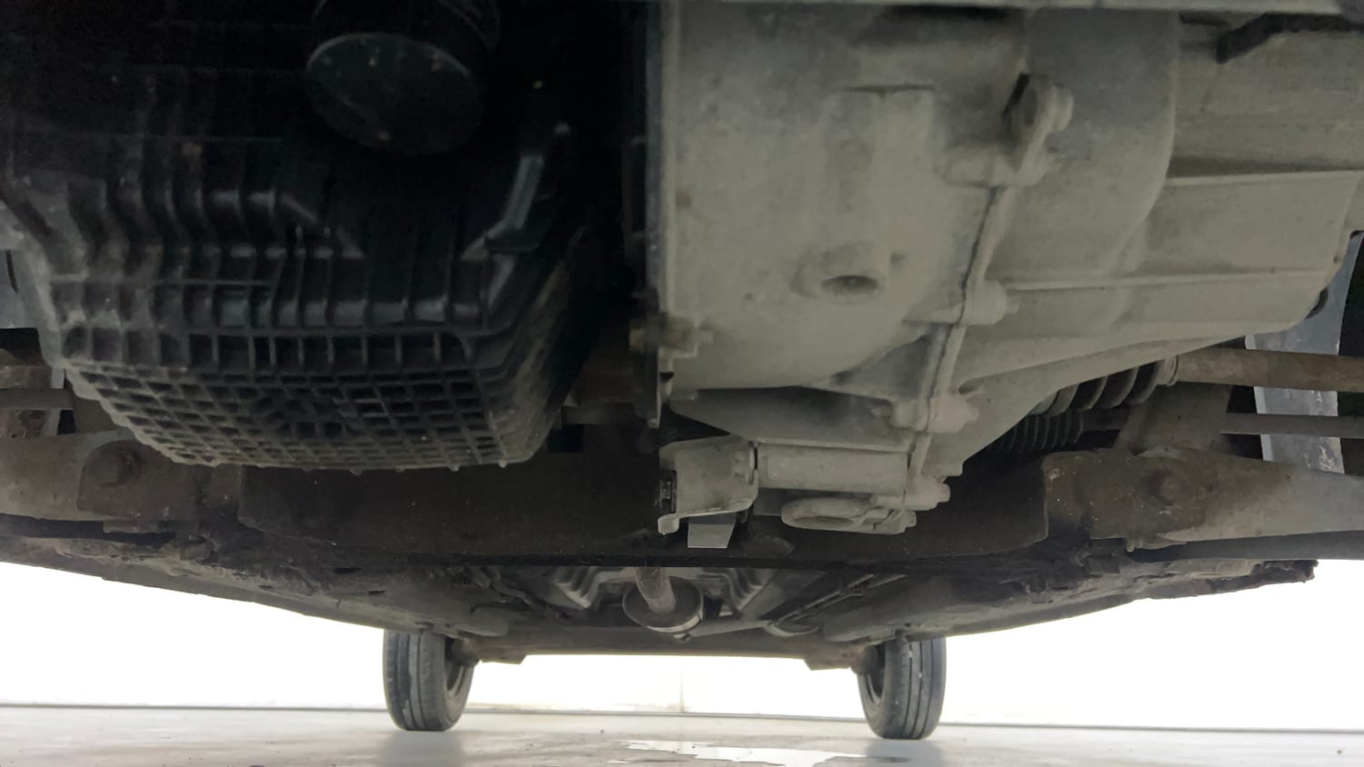 Used 2024 Renault Kwid RXT 1.0 Petrol Manual extra FRONT LEFT UNDERBODY VIEW