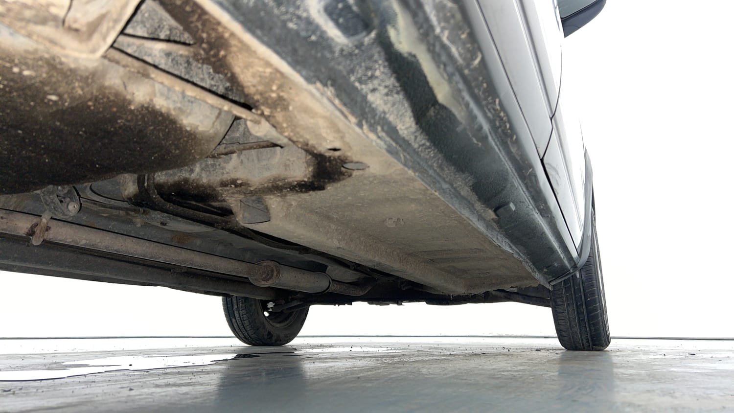 Used 2024 Renault Kwid RXT 1.0 Petrol Manual extra REAR RIGHT UNDERBODY VIEW