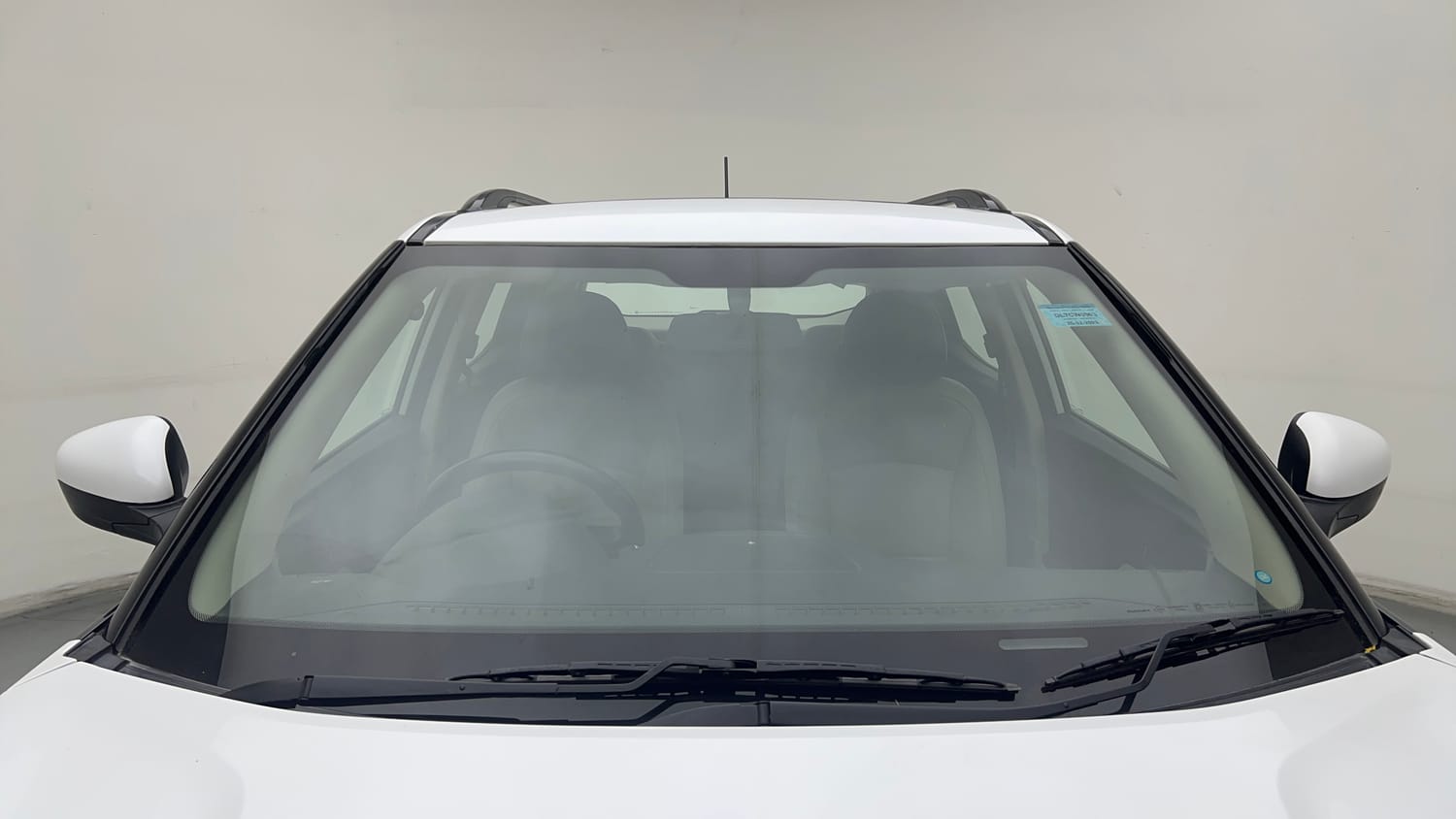 Used 2023 Mahindra XUV 300 W6 1.2 Petrol Petrol Manual exterior FRONT WINDSHIELD VIEW