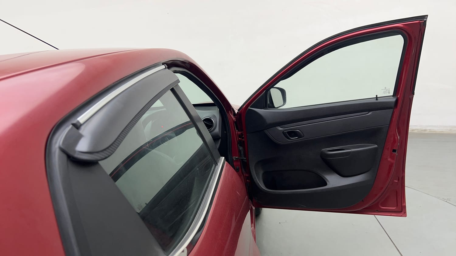 Used 2018 Renault Kwid 1.0 RXT Petrol Manual interior RIGHT FRONT DOOR OPEN VIEW