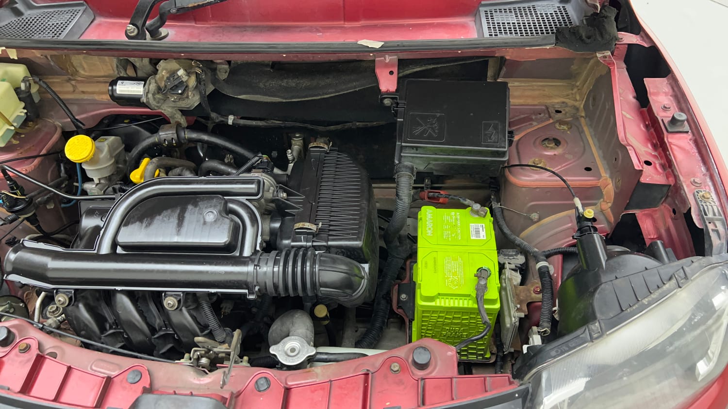Used 2018 Renault Kwid 1.0 RXT Petrol Manual engine ENGINE LEFT SIDE VIEW