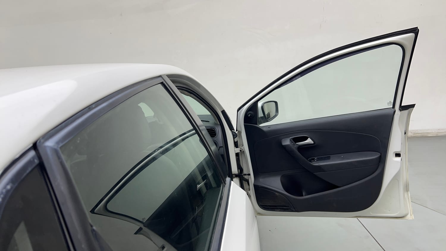 2015 Volkswagen Polo Trendline 1.2L (P)-19