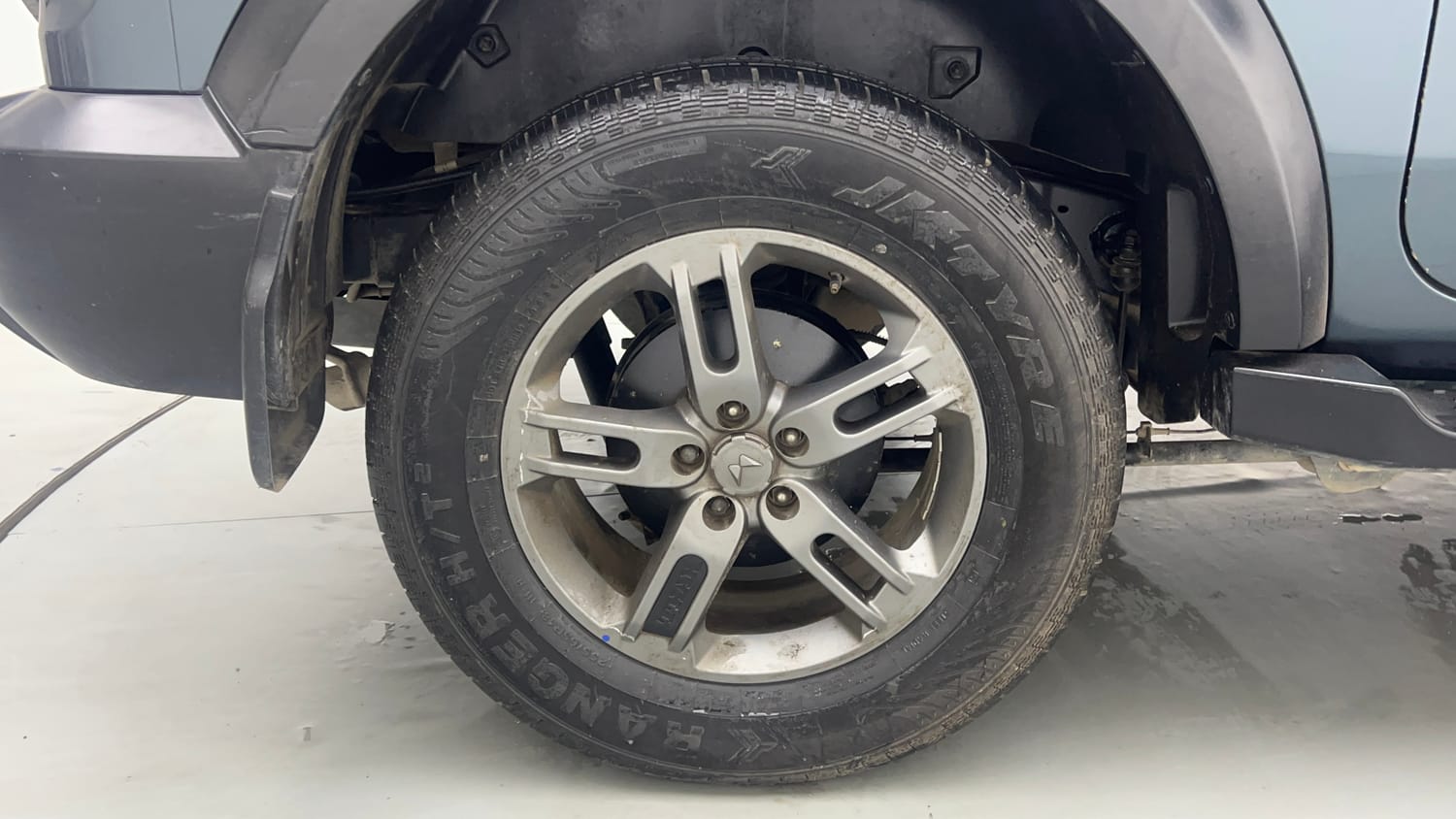 Used 2023 mahindra Thar LX Hard Top Diesel AT 4WD Diesel Automatic tyres RIGHT REAR TYRE RIM VIEW