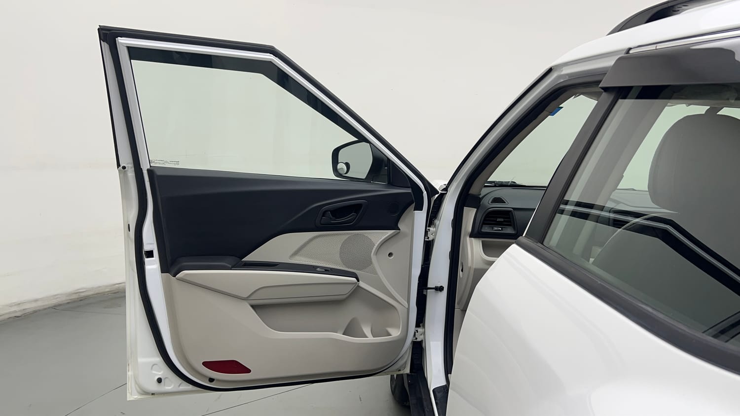 Used 2023 Mahindra XUV 300 W6 1.2 Petrol Petrol Manual interior LEFT FRONT DOOR OPEN VIEW