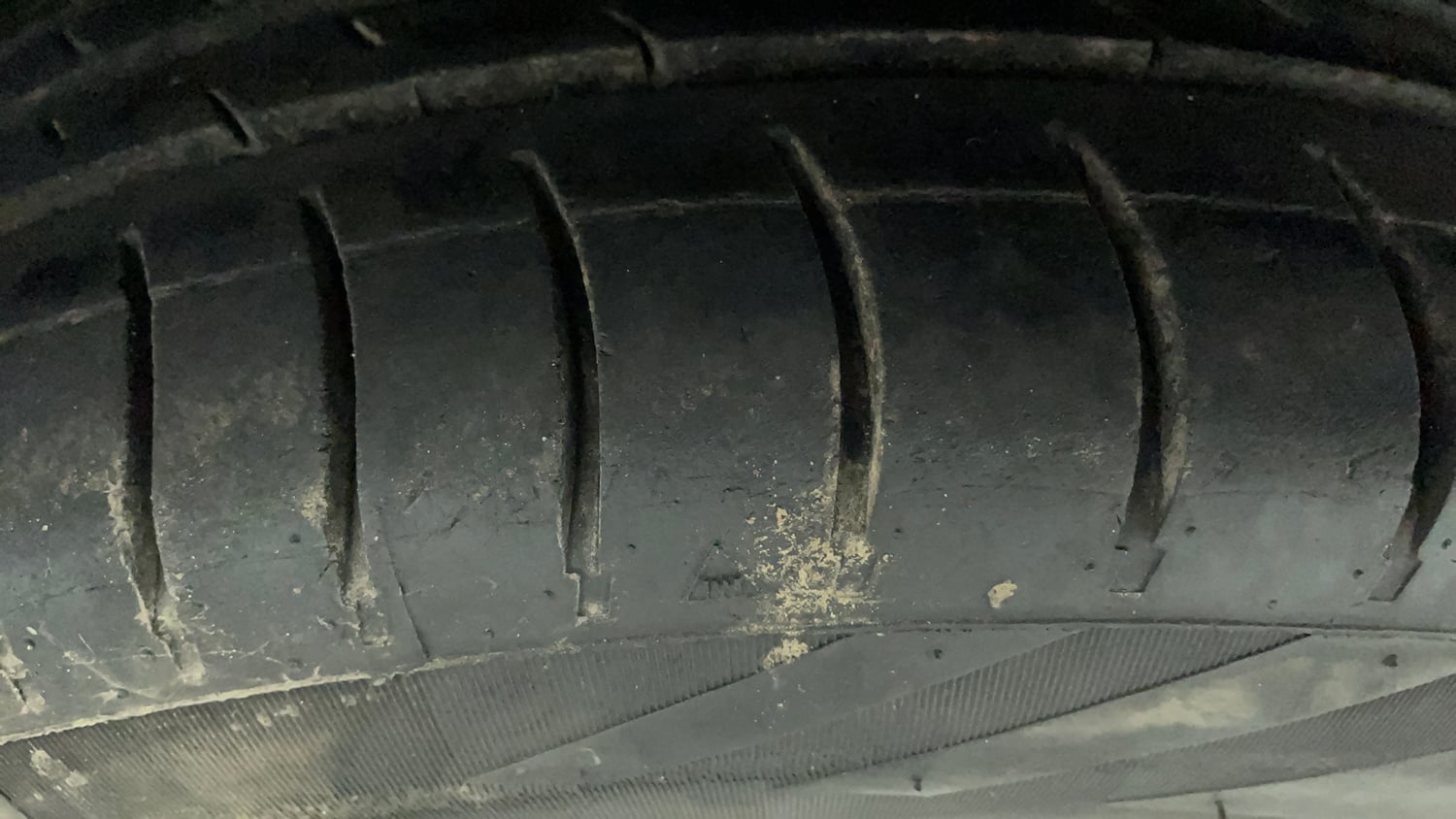 Used 2019 Tata Tiago Revotron XZA Petrol Automatic tyres LEFT FRONT TYRE TREAD VIEW