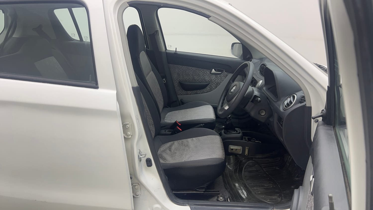 Used 2016 Maruti Suzuki Alto 800 LXi Petrol Manual interior RIGHT SIDE FRONT DOOR CABIN VIEW