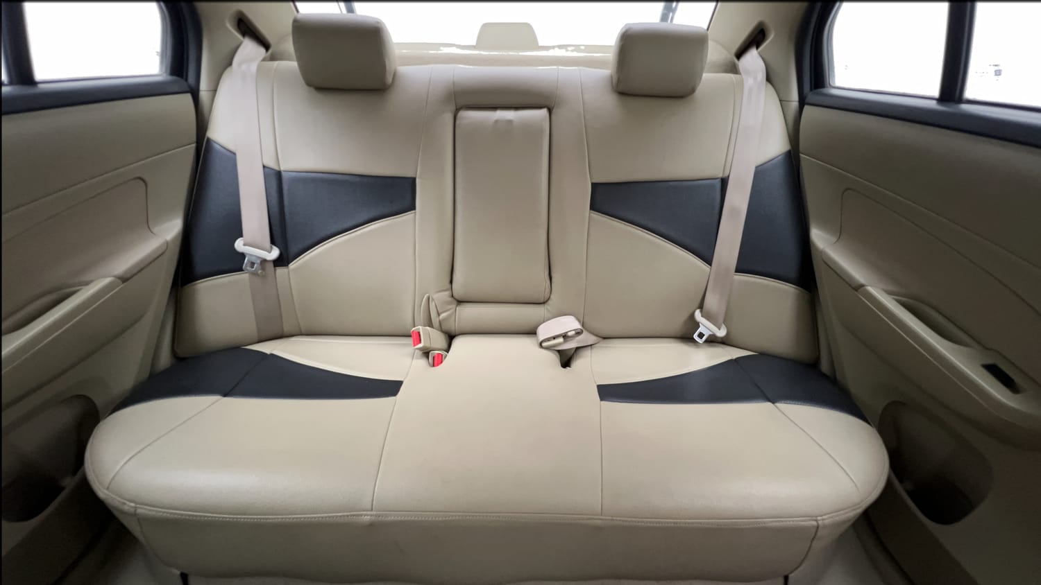 Used 2014 Maruti Suzuki Swift Dzire VXI Petrol Manual interior REAR SEAT CONDITION VIEW