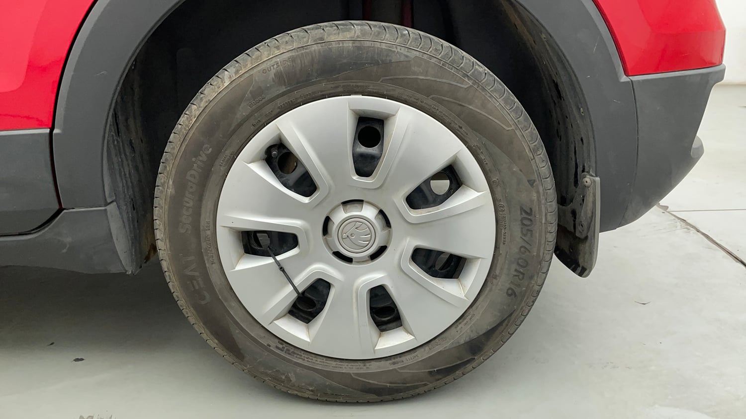Used 2024 Skoda Kushaq Active 1.0 TSI MT Petrol Manual tyres LEFT REAR TYRE RIM VIEW