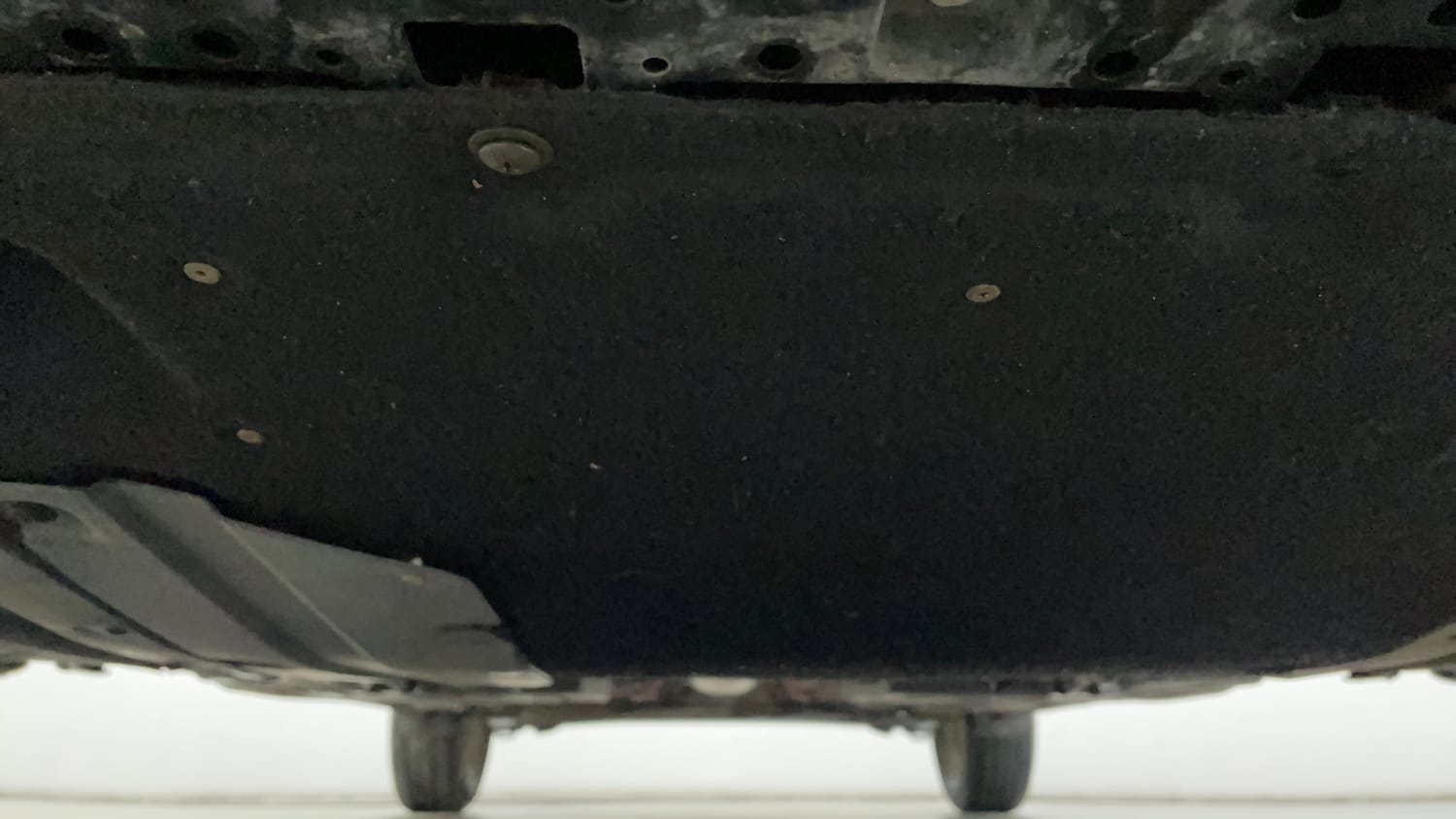 Used 2022 Maruti Suzuki Swift ZXi AMT Petrol Automatic extra FRONT LEFT UNDERBODY VIEW