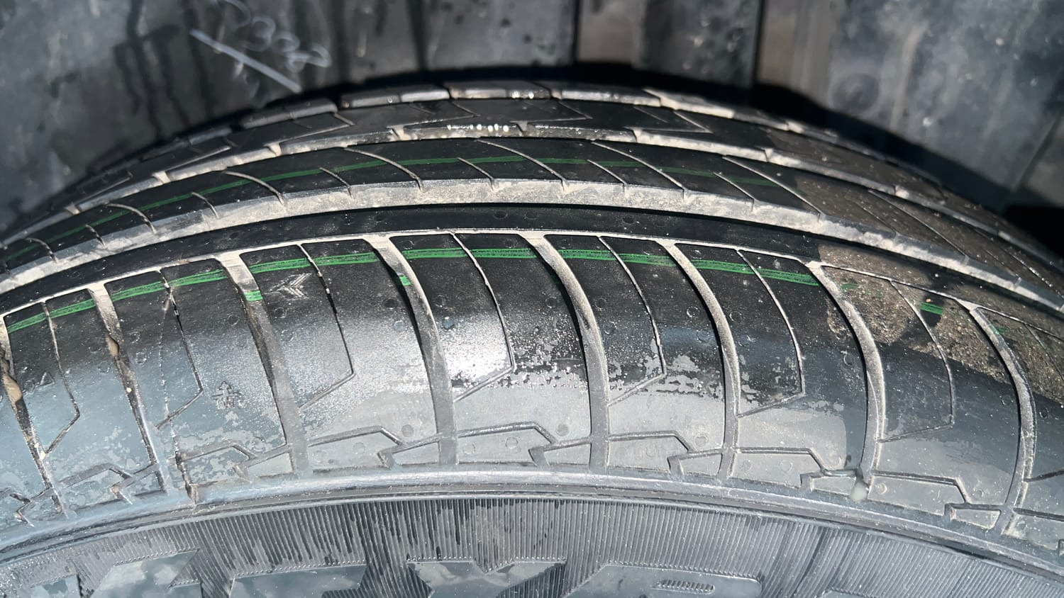 Used 2016 Maruti Suzuki Swift VXi Petrol Manual tyres LEFT REAR TYRE TREAD VIEW