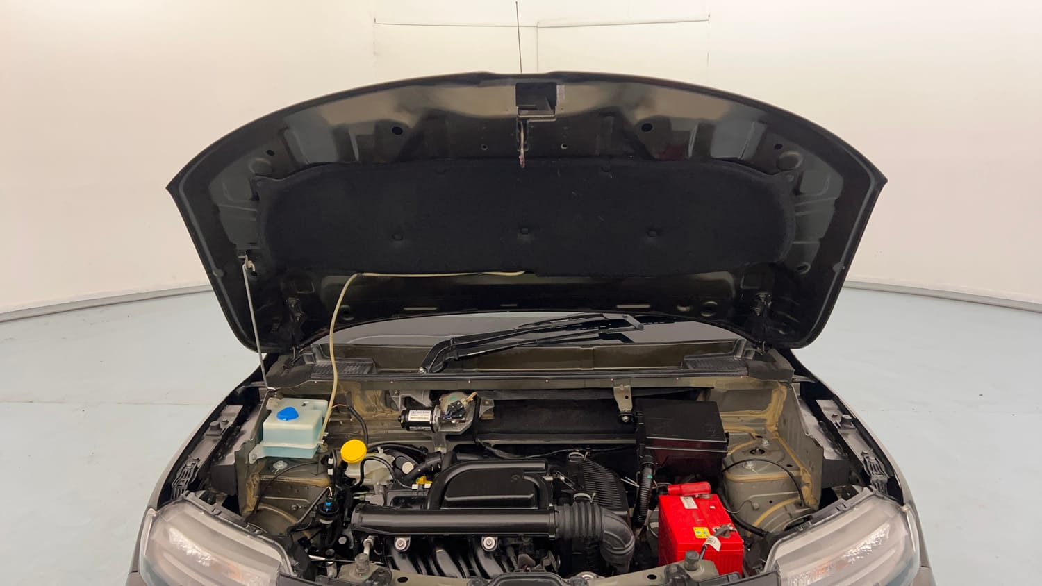 Used 2024 Renault Kwid RXT 1.0 Petrol Manual engine ENGINE & BONNET OPEN FRONT VIEW