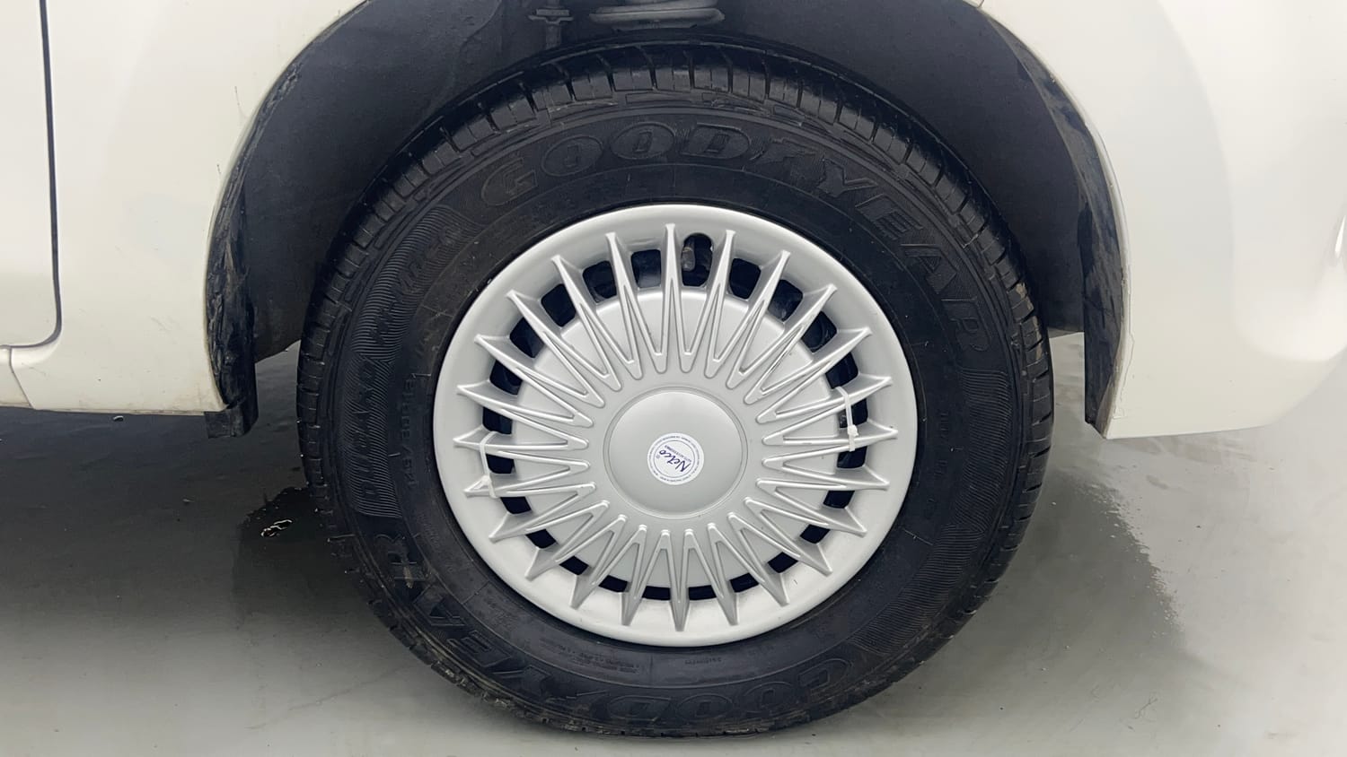 Used 2016 Maruti Suzuki Alto 800 LXi Petrol Manual tyres RIGHT FRONT TYRE RIM VIEW