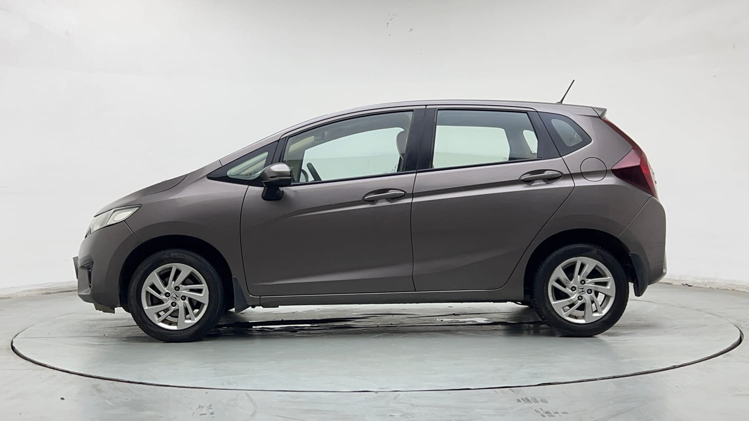 2015 Honda Jazz V Petrol-1