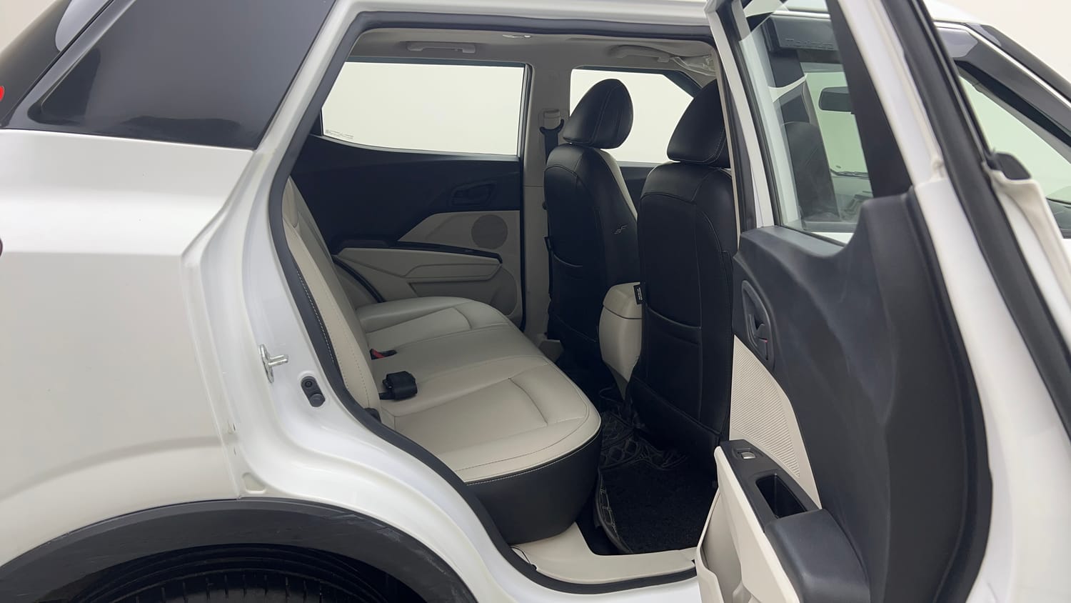 Used 2023 Mahindra XUV 300 W6 1.2 Petrol Petrol Manual interior RIGHT SIDE REAR DOOR CABIN VIEW