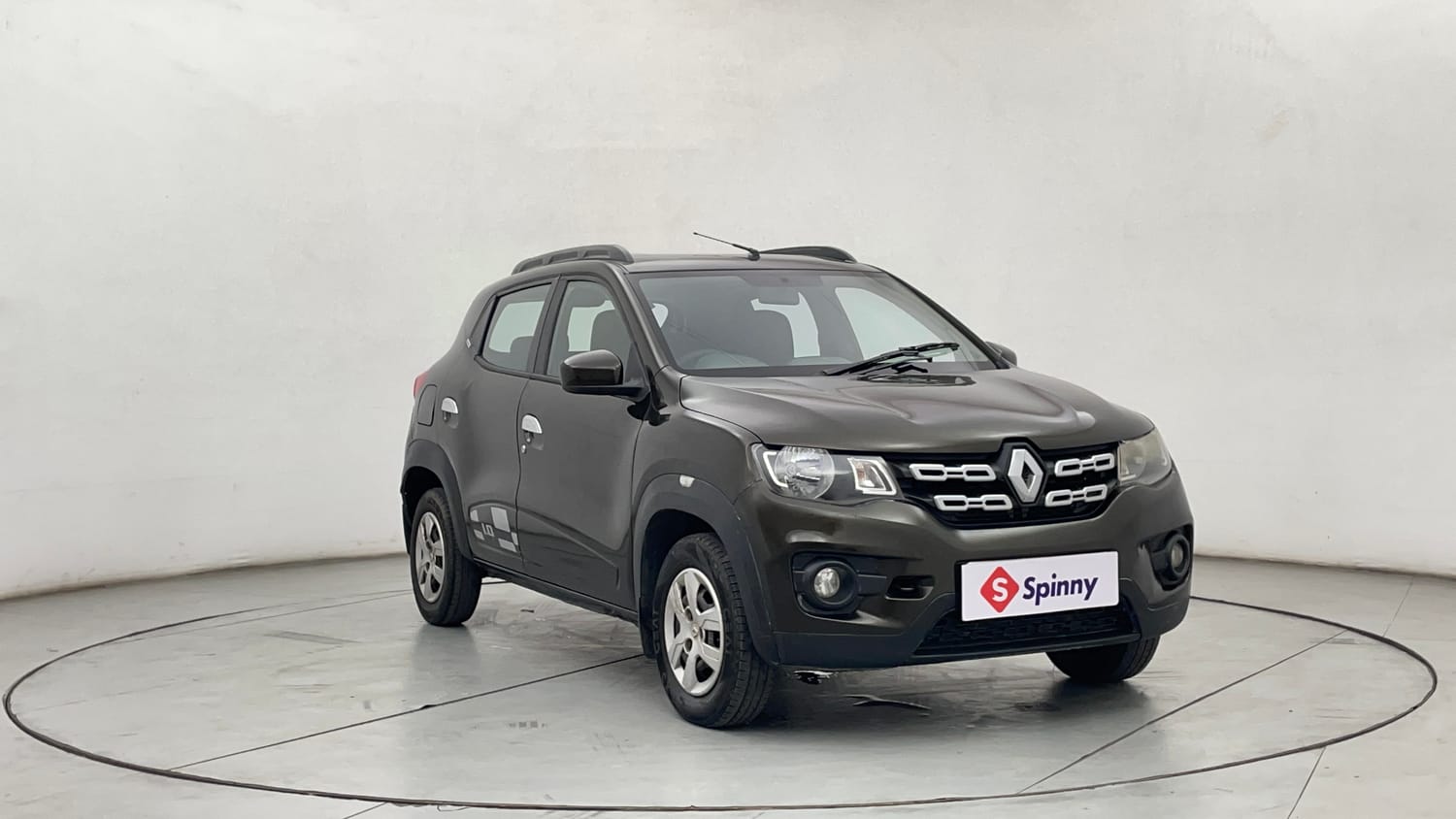 Used 2017 Renault Kwid RXT (O) 1.0 SCE Edition Petrol Manual exterior RIGHT FRONT CORNER VIEW