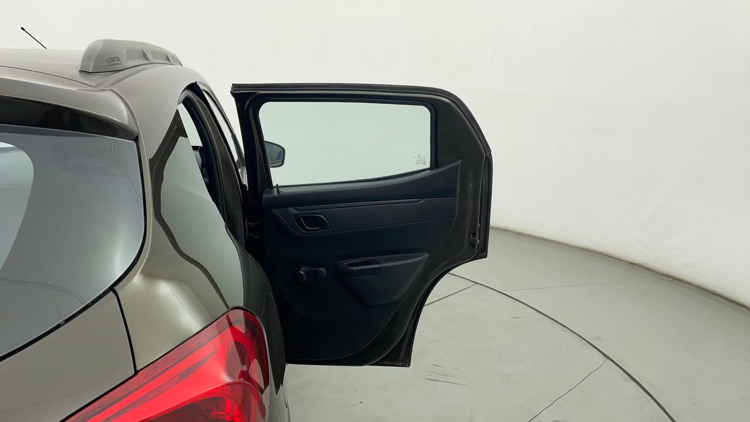 Used 2017 Renault Kwid RXT (O) 1.0 SCE Edition Petrol Manual interior RIGHT REAR DOOR OPEN VIEW