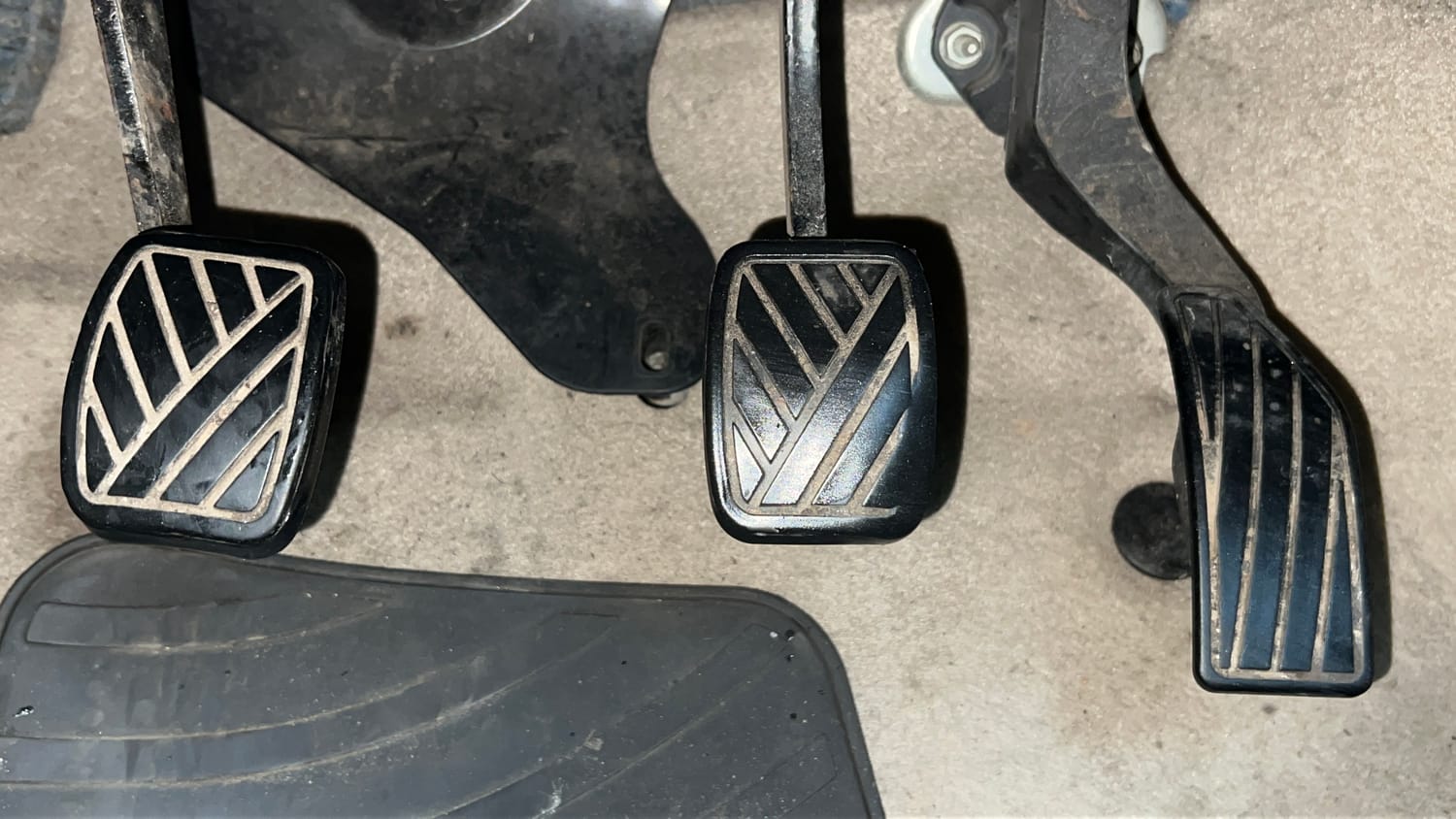 Used 2014 Maruti Suzuki Swift Dzire VXI Petrol Manual interior PEDALS VIEW