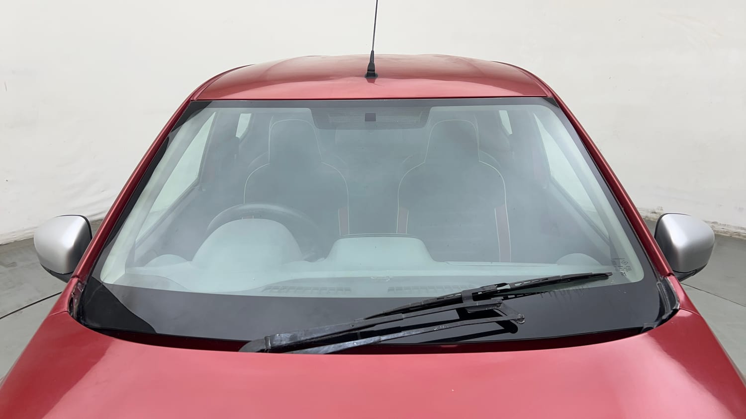 Used 2018 Renault Kwid 1.0 RXT Petrol Manual exterior FRONT WINDSHIELD VIEW