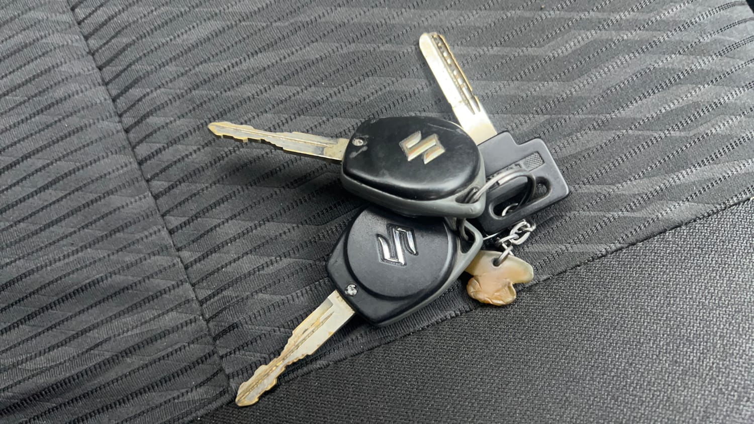 Used 2016 Maruti Suzuki Swift VXi Petrol Manual extra CAR KEY VIEW