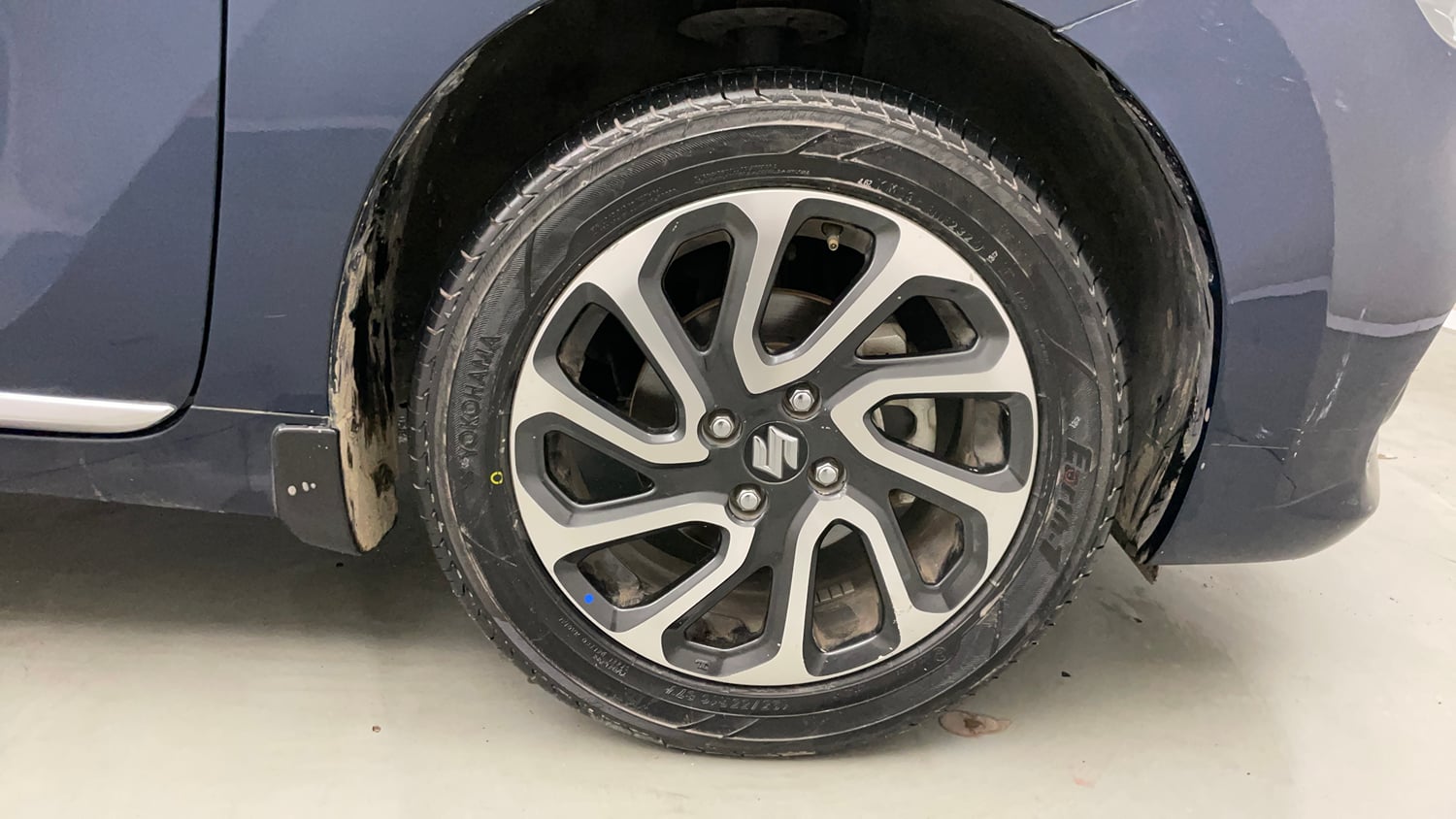 Used 2022 Maruti Suzuki Baleno Alpha AGS Petrol Automatic tyres RIGHT FRONT TYRE RIM VIEW