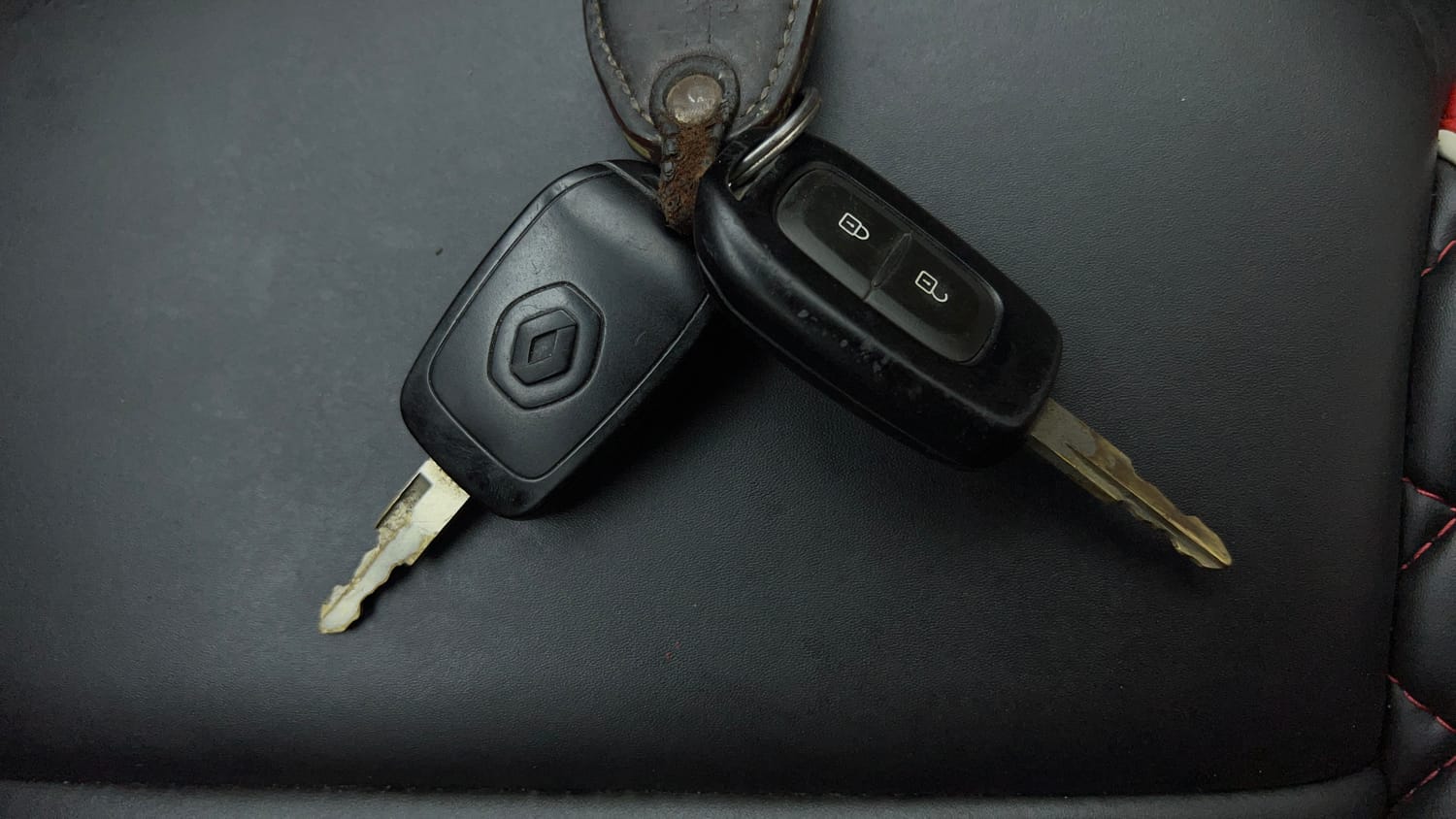 Used 2018 Renault Kwid 1.0 RXT Petrol Manual extra CAR KEY VIEW
