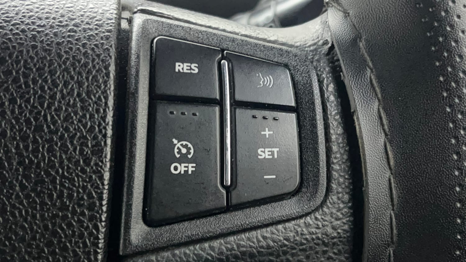 Used 2023 mahindra Thar LX Hard Top Diesel AT 4WD Diesel Automatic top_features Cruise control