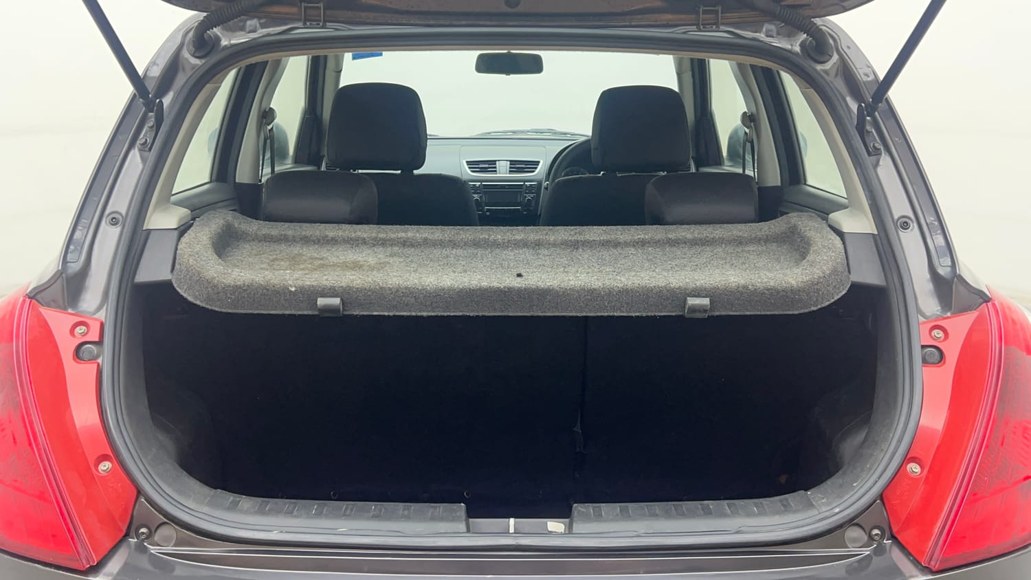 Used 2016 Maruti Suzuki Swift VXi Petrol Manual interior DICKY INSIDE VIEW