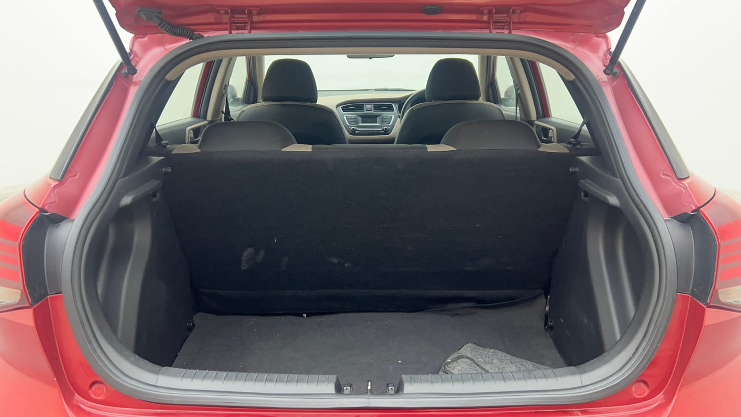 Used 2018 Hyundai Elite i20 Magna Executive 1.2 Petrol Manual interior DICKY INSIDE VIEW