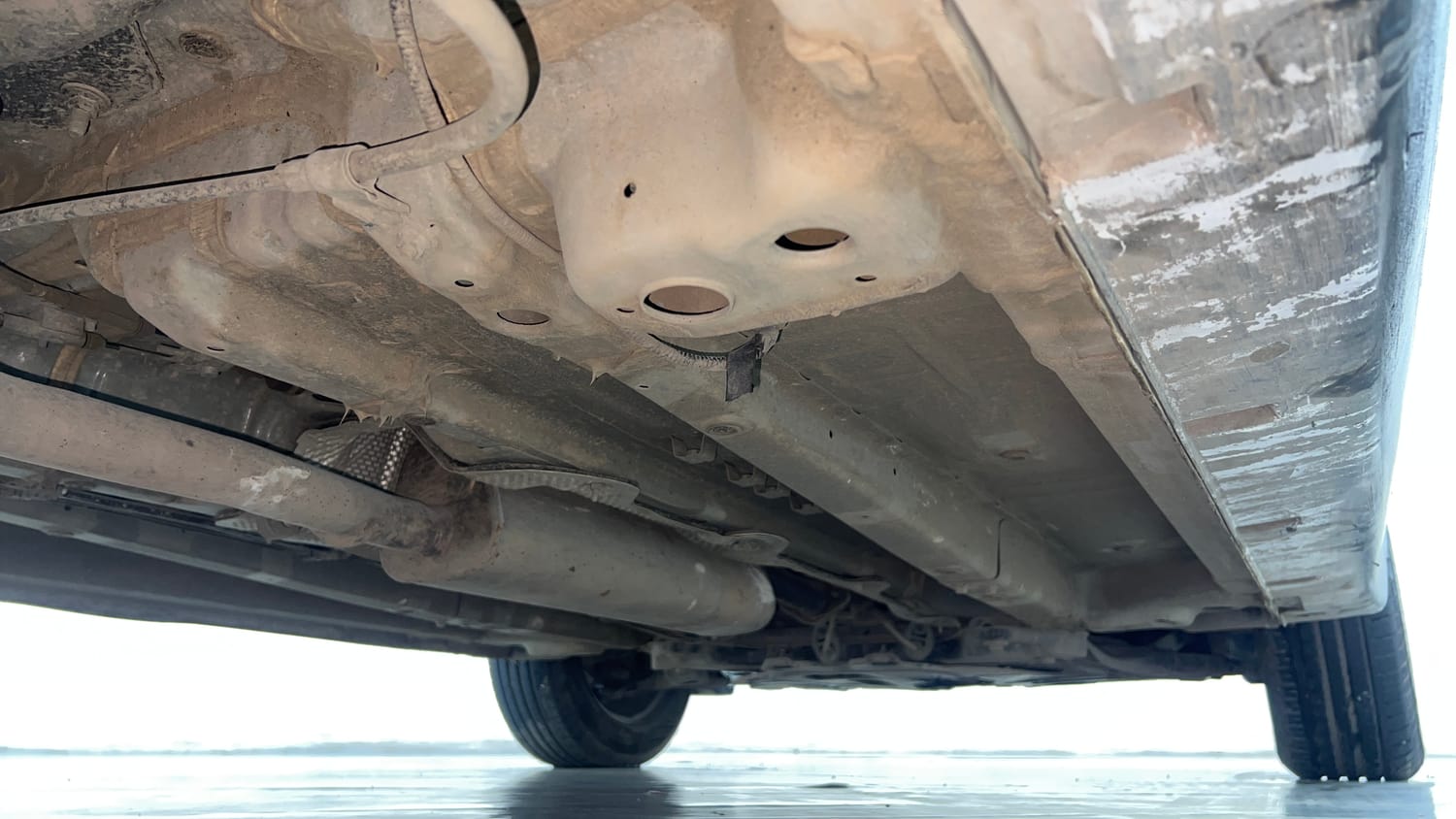 Used 2023 Mahindra XUV 300 W6 1.2 Petrol Petrol Manual extra REAR RIGHT UNDERBODY VIEW