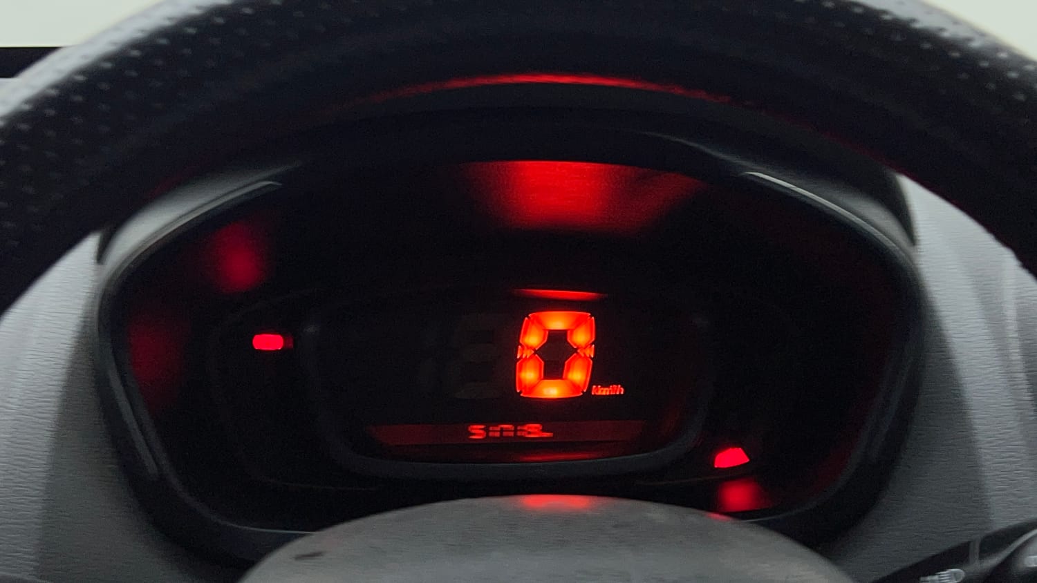 Used 2018 Renault Kwid 1.0 RXT Petrol Manual interior CLUSTERMETER VIEW