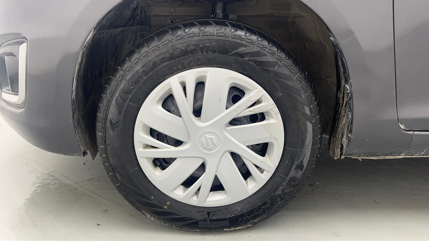 Used 2016 Maruti Suzuki Swift VXi Petrol Manual tyres LEFT FRONT TYRE RIM VIEW