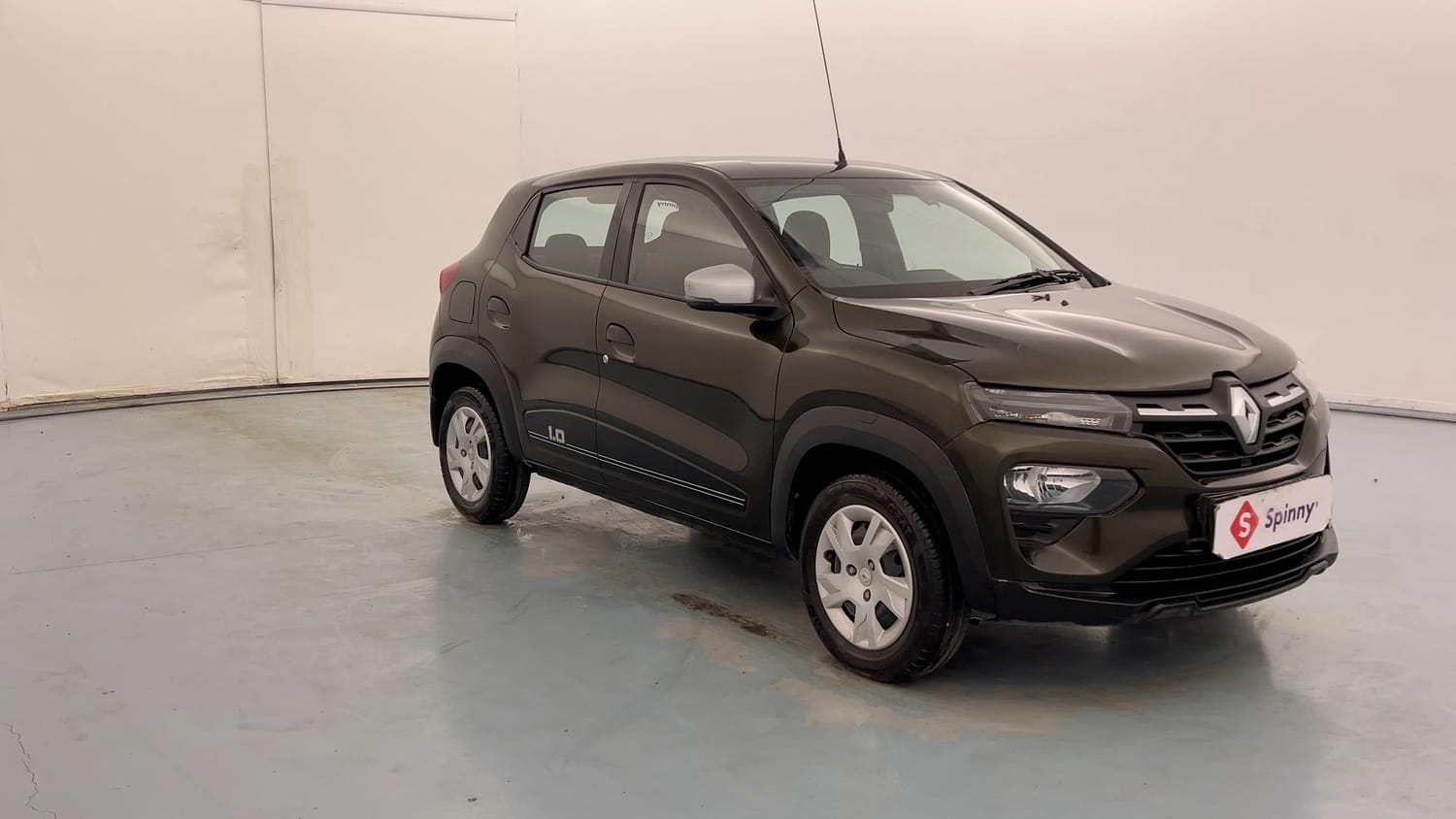 Used 2024 Renault Kwid RXT 1.0 Petrol Manual exterior RIGHT FRONT CORNER VIEW