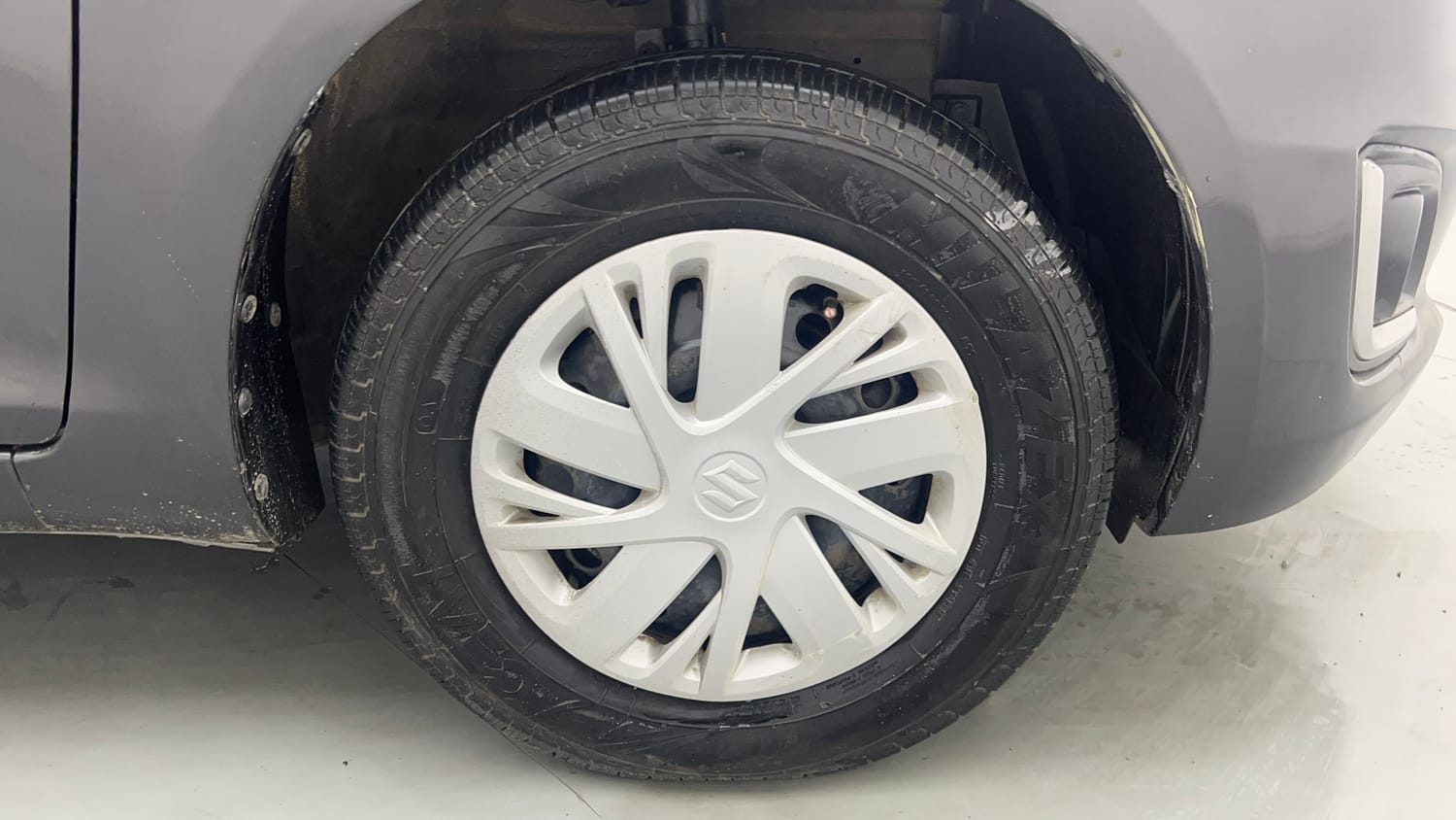 Used 2016 Maruti Suzuki Swift VXi Petrol Manual tyres RIGHT FRONT TYRE RIM VIEW