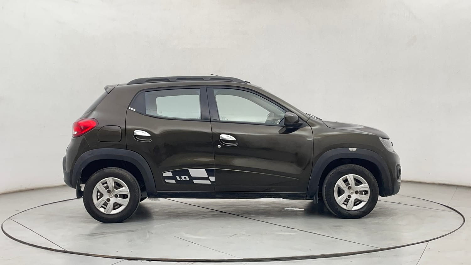 Used 2017 Renault Kwid RXT (O) 1.0 SCE Edition Petrol Manual exterior RIGHT SIDE VIEW